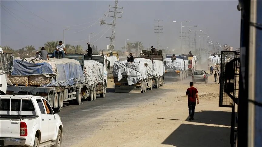 حكومة غزة: دخول أقل من 1000 شاحنة مساعدات منذ بدء وقف إطلاق النار