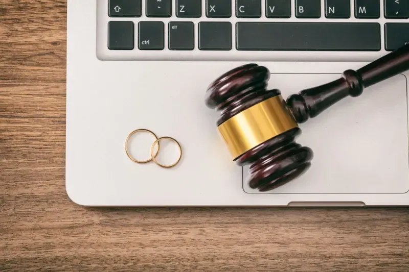 زواج فوري في أبو ظبي: عقد قران إلكتروني بأقل من 218 دولاراً خلال 24 ساعة