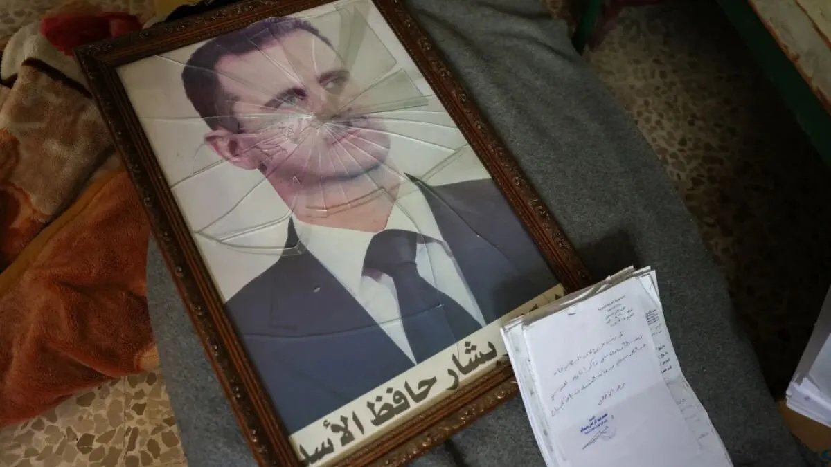 فرنسا تصعد الضغط: مذكرة اعتقال ثالثة بحق بشار الأسد بتهمة جرائم ضد الإنسانية