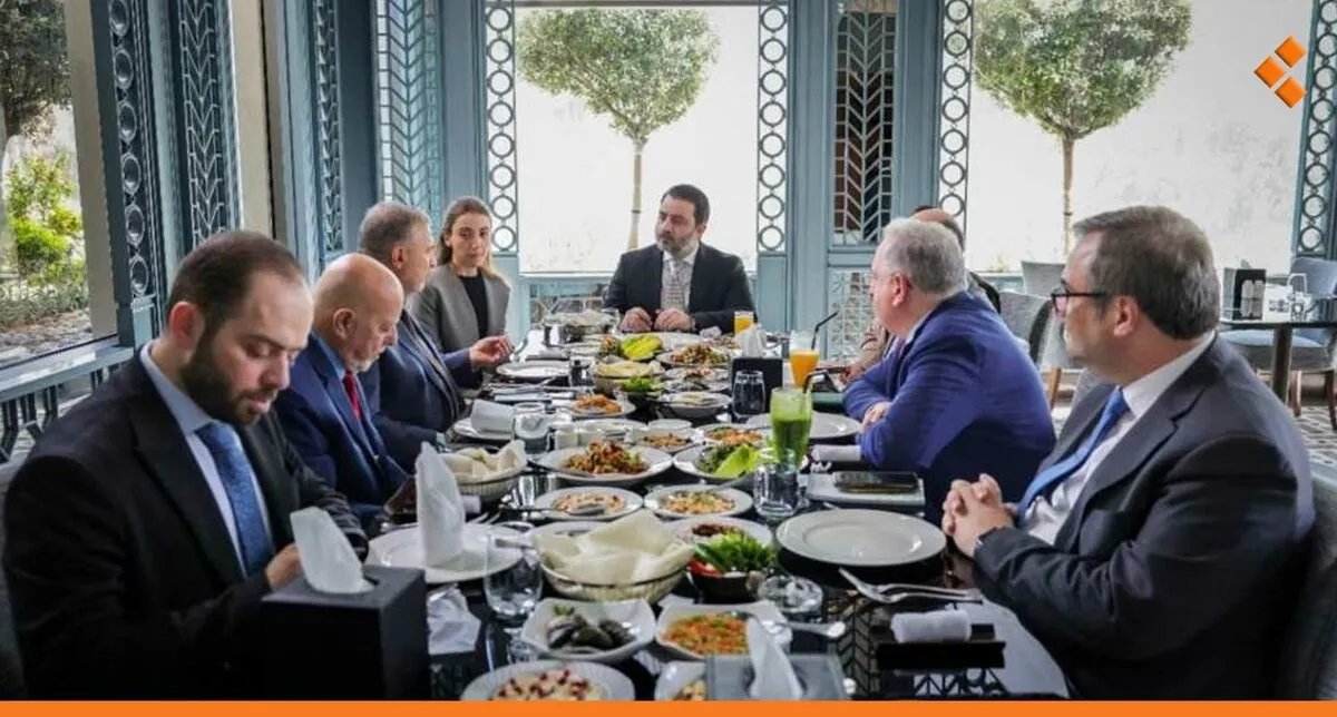 وفد سوري رفيع المستوى يزور واشنطن: هل تفتح الزيارة آفاقاً جديدة للعلاقات وإعادة الإعمار؟