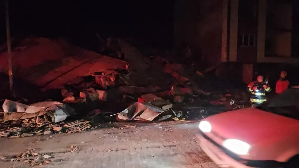 زلزال بقوة 6.1 درجة يضرب ولاية باليكسير التركية ويُشعر به في إسطنبول وإزمير