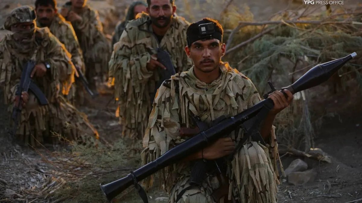 قسد تفتح تحقيقًا في مقتل شاب بدير الزور وسط توترات عشائرية