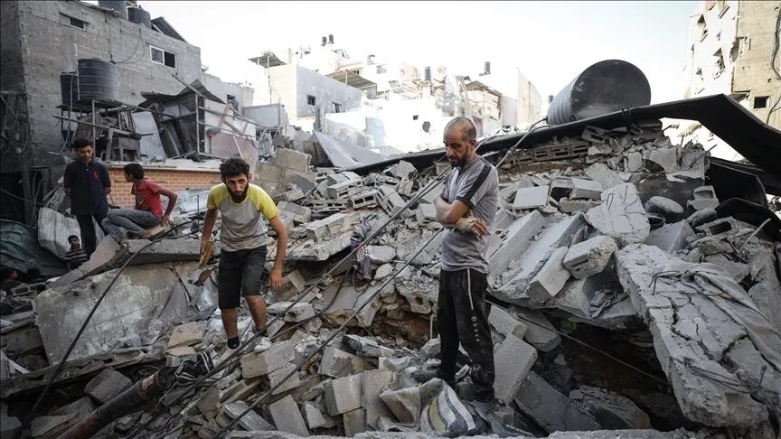 غزة تحت القصف: أكثر من 100 شهيد بينهم أطفال في 12 ساعة