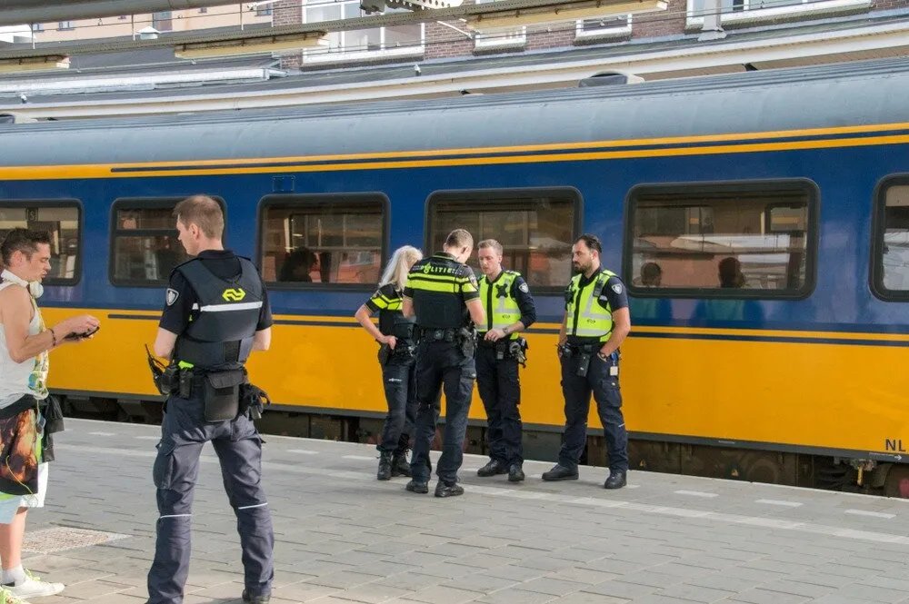 هولندا تدرس ربط بيانات طالبي اللجوء بنظام النقل العام لمكافحة التهرب من الدفع