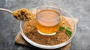 اكتشف فوائد شرب ماء الحلبة يوميًا: تحسين صحتك في أسبوعين