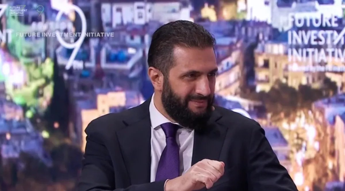 تصريحات أحمد الشرع تثير جدلاً حول رؤيته لنجاح السعودية والإمارات وقطر وموقفه من مصر والعراق