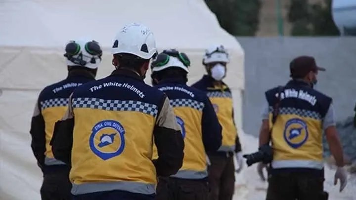 مأساة في إدلب وحماة: ضحايا مدنيون بينهم أطفال جراء انفجار لغم وانهيار منزل