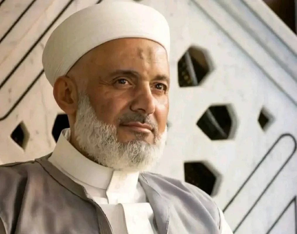 محمد خير الشعال يصدر بيانًا توضيحيًا بعد حادثة إخراجه من مسجد بدمشق