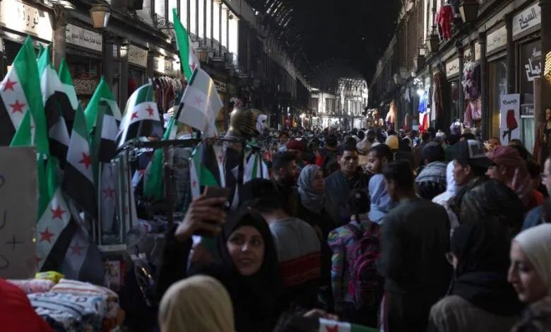 باحث اقتصادي ينتقد سياسات الحكومة السورية: هل تعيش البلاد مرحلة "مراهقة اقتصادية"؟