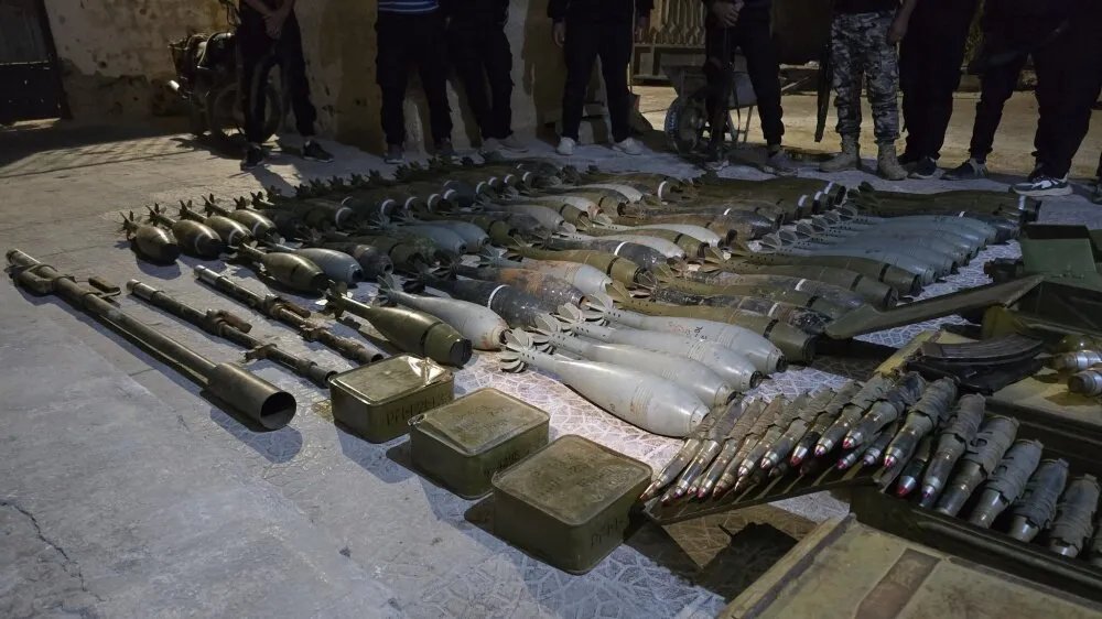 الأمن الداخلي يضبط مستودع أسلحة وذخائر في ريف درعا الشرقي: تفاصيل العملية