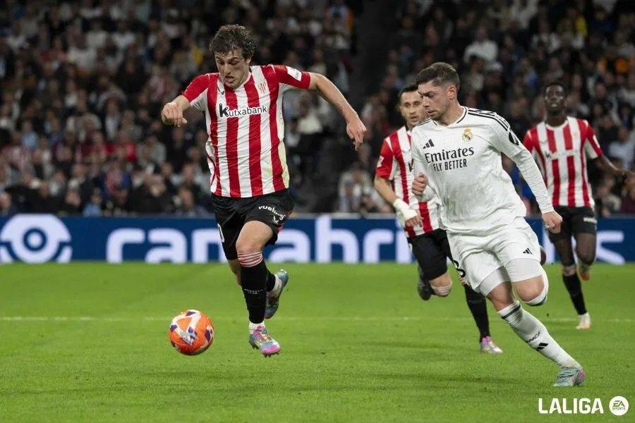 هدف قاتل لفالفيردي يعيد ريال مدريد إلى صدارة المنافسة ويقلص الفارق مع برشلونة