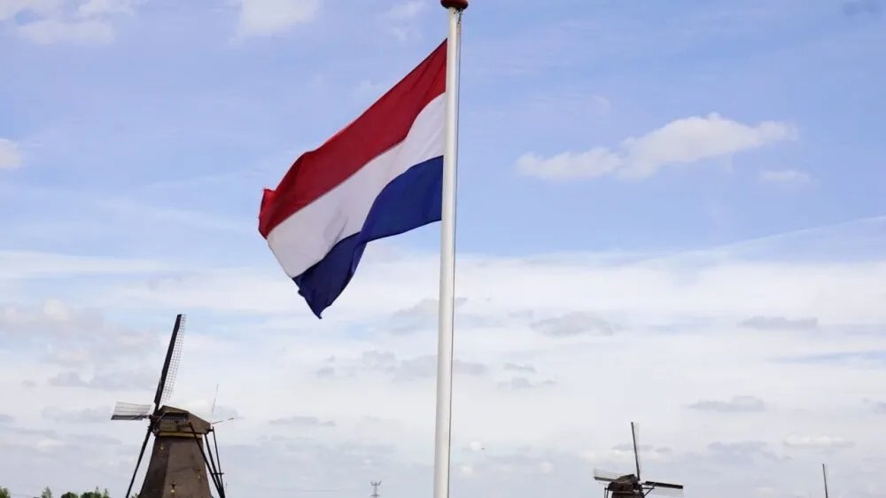 هولندا تشدد قوانين الهجرة: منع طالبي اللجوء من الدول الآمنة من العمل