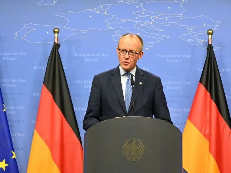 ميرتس يفاجئ الجميع بدعوة للرئيس السوري لزيارة ألمانيا لبحث الاستقرار وعودة اللاجئين