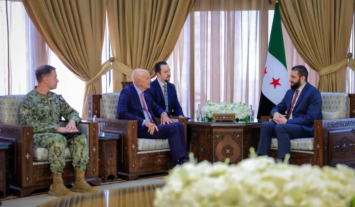 زيارة الشرع المرتقبة إلى واشنطن: دمشق تتطلع لشراكة استراتيجية مع الولايات المتحدة وتأثيرات محتملة على الساحتين الداخلية والإقليمية