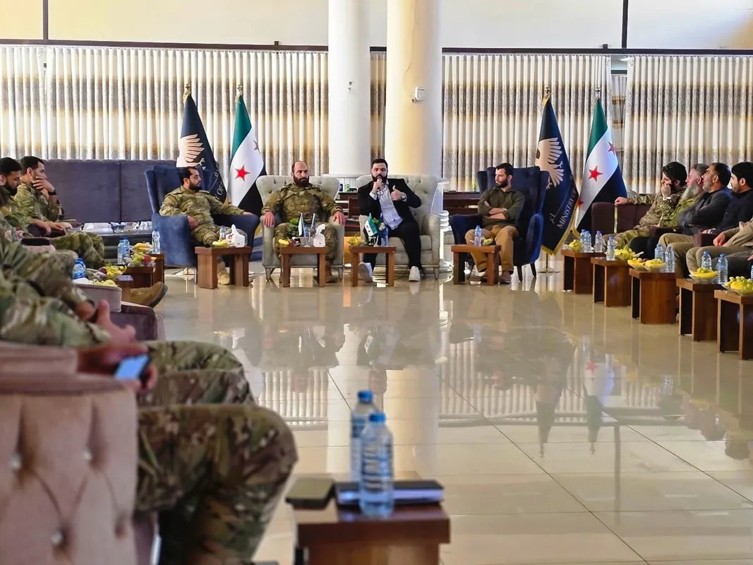 الدفاع السورية تعلن قريباً فتح باب العودة لصف الضباط المنشقين: تفاصيل القرار