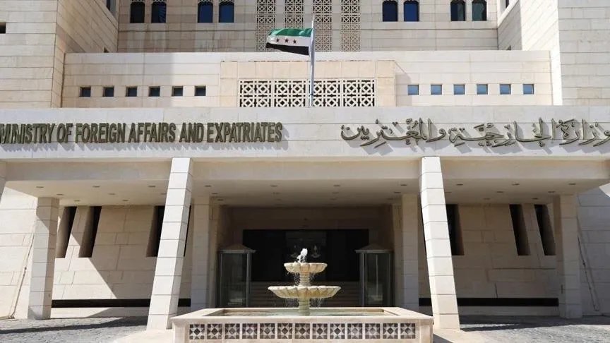 سوريا تنفي بشدة تقارير عن خطط أمريكية لإنشاء قاعدة عسكرية في دمشق