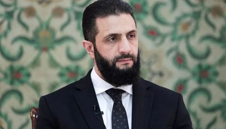 ماكرون يدعو سوريا للتعاون في مكافحة داعش ويشيد بقرار رفع العقوبات عن الشرع