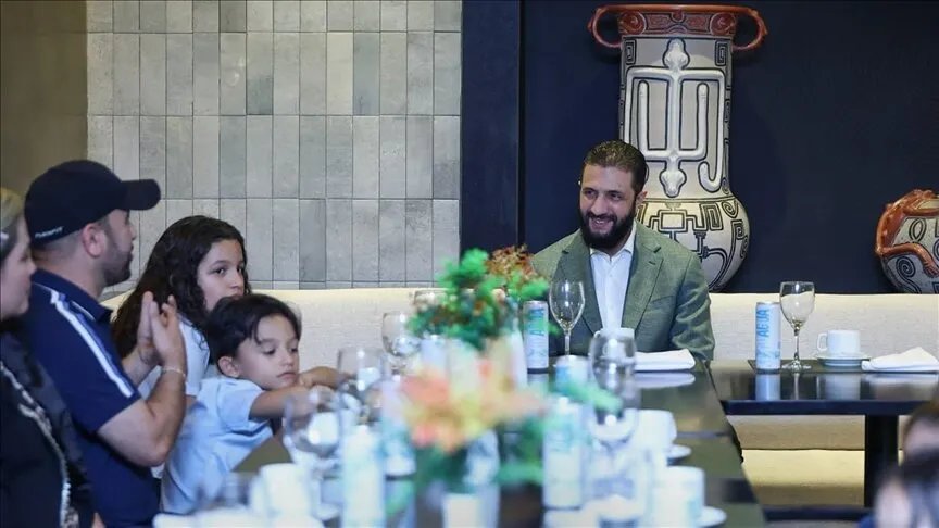 الرئيس الشرع يلتقي أبناء الجالية السورية في البرازيل ويعزز التواصل معهم