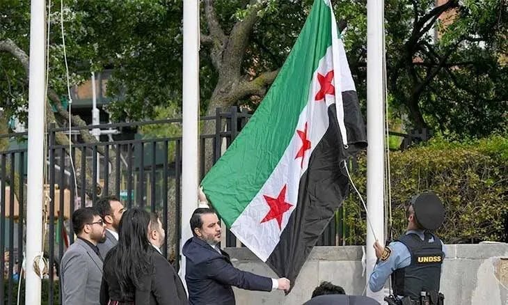 رفع العقوبات عن الشرع ووزير داخليته: هل يشير القرار إلى تحول في العلاقات الدولية مع سوريا؟