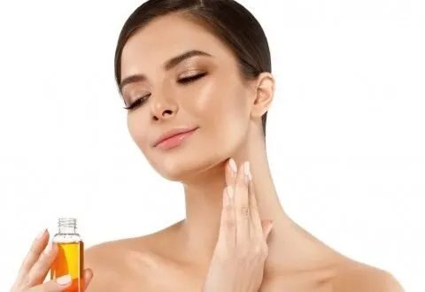 دليل شامل: كيف تختارين السيروم الأمثل لبشرتك مع تبدل الفصول؟