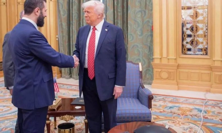 تحول في السياسة الأمريكية تجاه سوريا: رفع العقوبات يثير تكهنات بتغيير وشيك