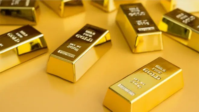 الذهب يحلق عالياً: توقعات بخفض الفائدة الأمريكية تدعم الأسعار لأعلى مستوى في ثلاثة أسابيع