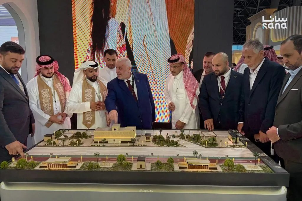 وزير الأوقاف السوري يبحث تطوير الحج في مؤتمر ومعرض الحج السعودي