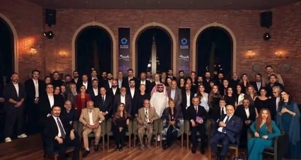 تركي آل الشيخ يستضيف نجوم الدراما السورية: مبادرة تعزز التعاون الفني وتثير التساؤلات حول دور نقابة الفنانين