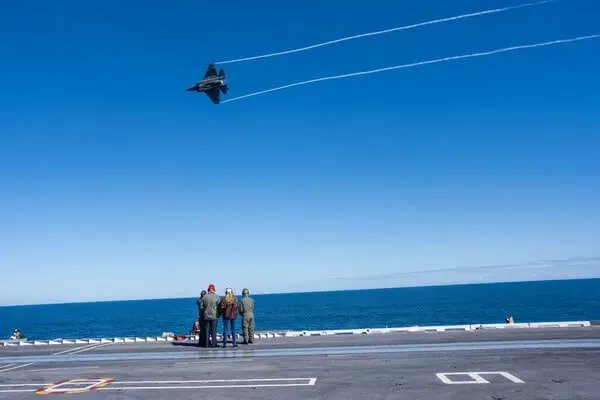 حاملة الطائرات الأمريكية "يو أس أس جيرالد فورد" تصل قبالة سواحل أمريكا اللاتينية وسط تصاعد التوترات