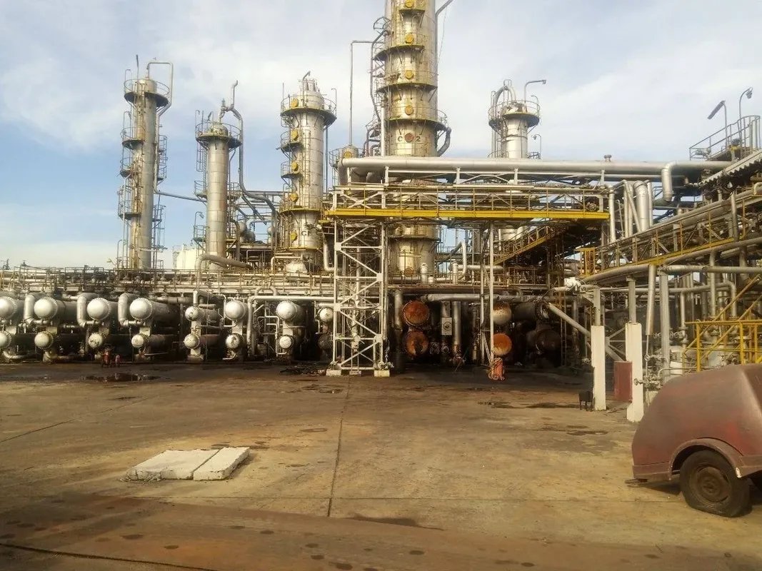 سوريا تتخذ خطوة جريئة: إغلاق مصفاة حمص وتحويلها إلى مدينة سكنية متكاملة