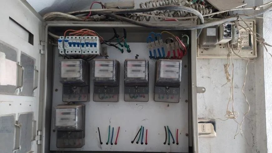 عودة إلى حمص تصطدم بأزمة العدادات المسروقة وبيروقراطية الكهرباء