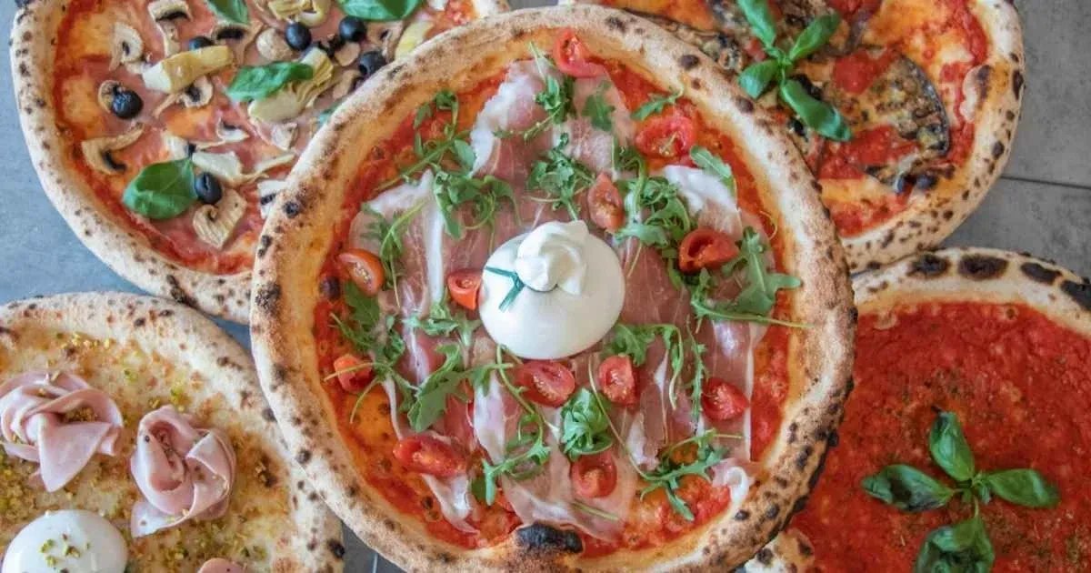 من وجبة للفقراء إلى رمز وطني: كيف غزت البيتزا النابولية العالم؟