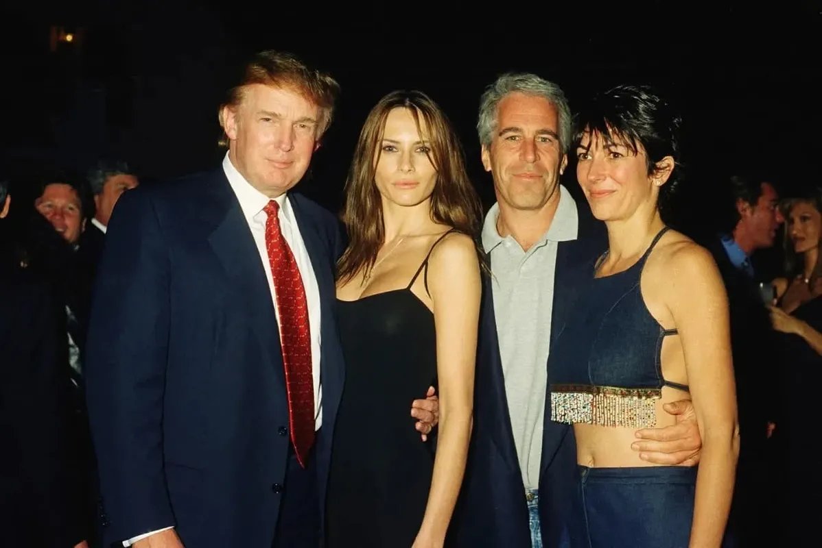 رسائل إبستين المسربة تفجر مفاجآت حول علاقة ترامب بالتحقيقات