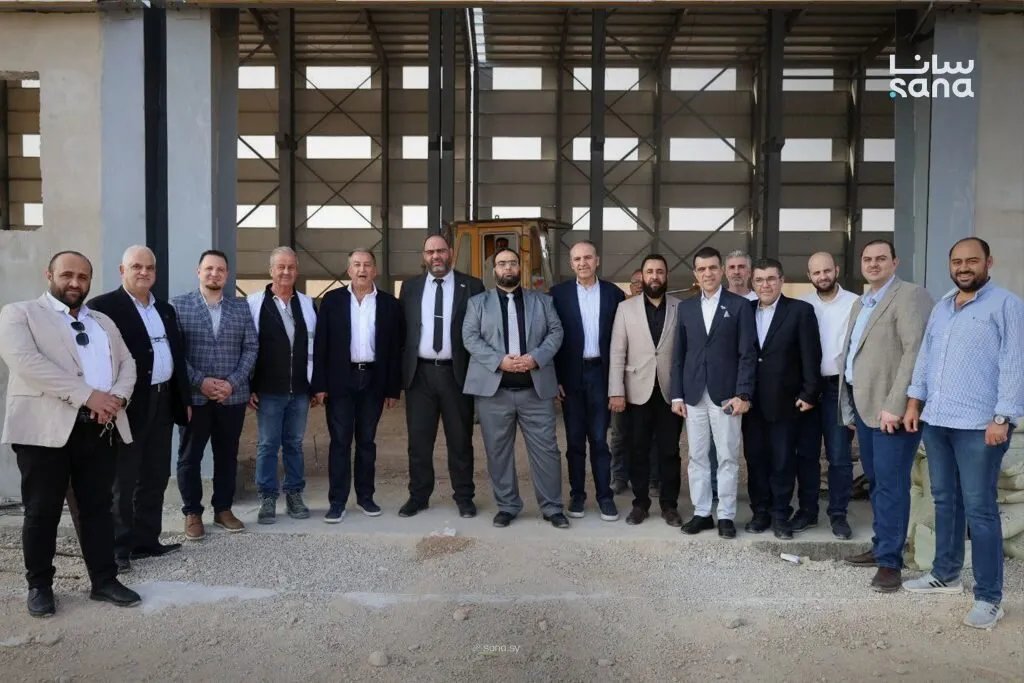 نائب وزير الاقتصاد يتفقد منشآت عدرا الصناعية ويؤكد على دعم الاستثمار