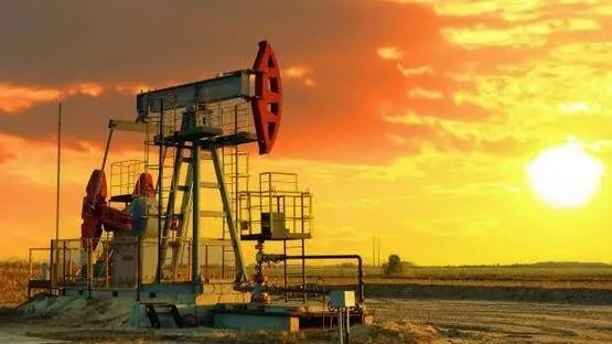 خبراء: رفع العقوبات يعزز الاستثمار الآمن ويجذب شركات النفط والغاز العالمية إلى سوريا