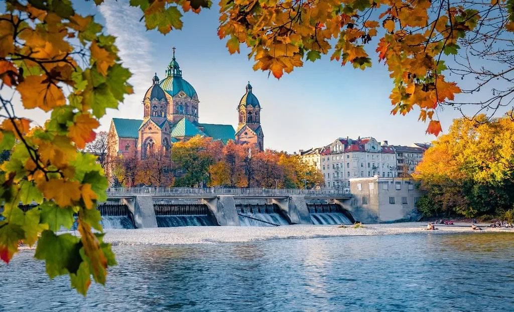 بافاريا تودع الخريف الذهبي بتقلبات جوية: ارتفاع مؤقت في الحرارة يتبعه طقس بارد وماطر