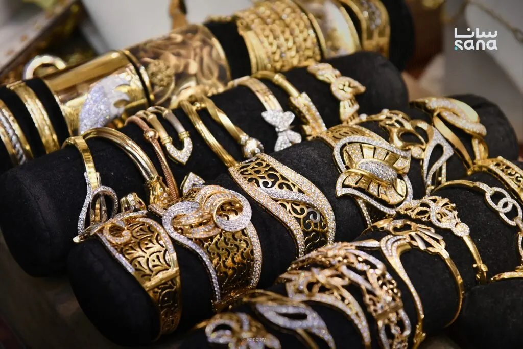 تراجع حاد في أسعار الذهب في السوق السورية: انخفاض يصل إلى 50 ألف ليرة للغرام