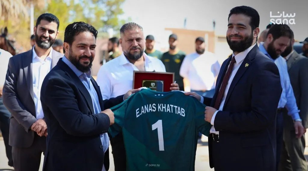 وزير الداخلية يتفقد نادي الفروسية للشرطة ويؤكد دعمه للأنشطة الرياضية