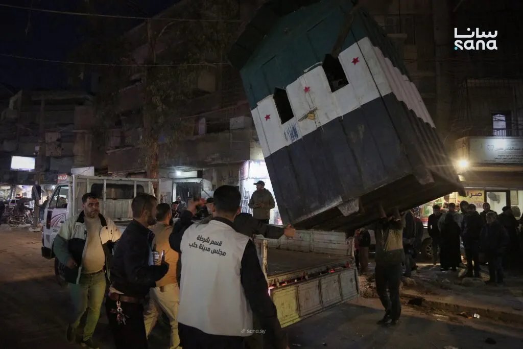 حملة مكثفة في حلب لإزالة البسطات المخالفة استجابة لشكاوى المواطنين