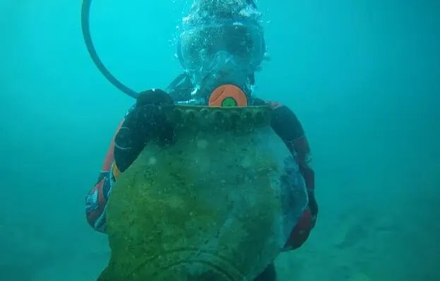 كنز تاريخي تحت الماء: اكتشاف مدينة من العصور الوسطى غارقة في بحيرة إيسيك كول بقيرغيزستان