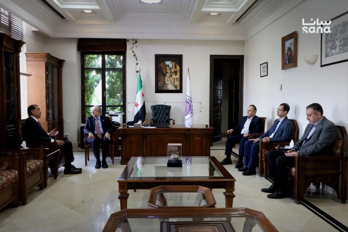 جامعة دمشق والأردن: بحث تطوير التعاون العلمي والأكاديمي مع السفير الأردني