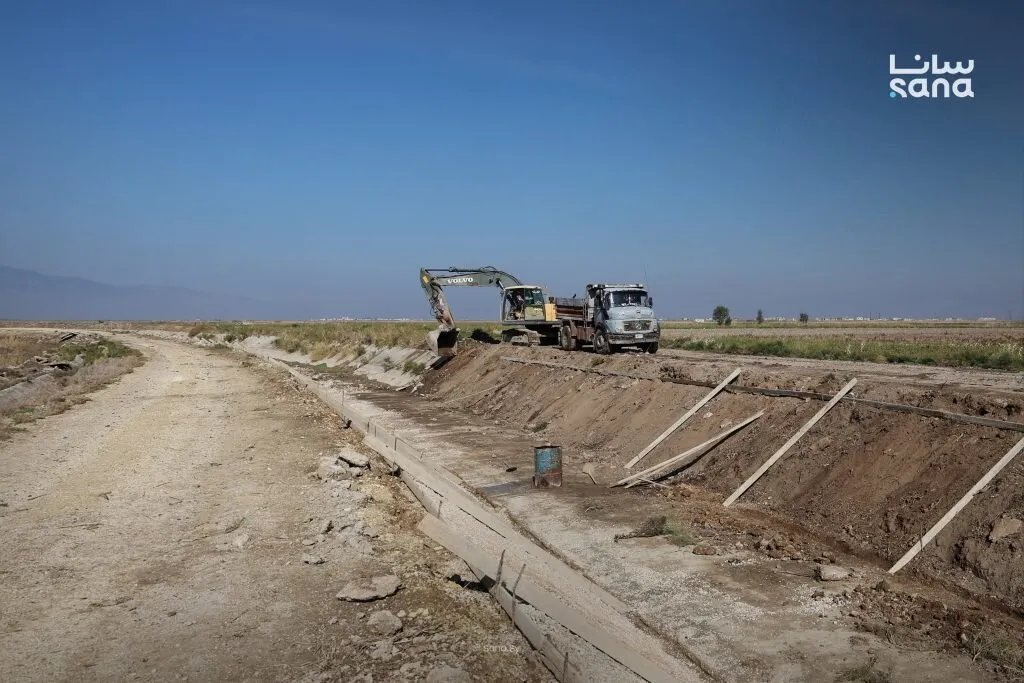 صيانة قناة الري "ج2" في قرية الكريم: خطوة لتعزيز الإنتاج الزراعي في سهل الغاب