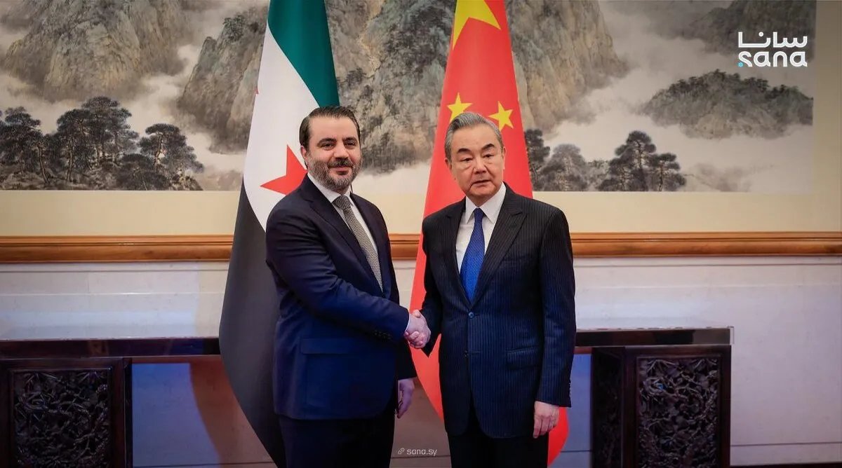 الشيباني: زيارتنا للصين تدفع شراكة البلدين وتفتح آفاقاً لإعادة إعمار سوريا