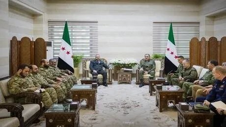 وزير الدفاع السوري يستقبل وفداً عسكرياً روسياً رفيع المستوى في دمشق لتعزيز التعاون