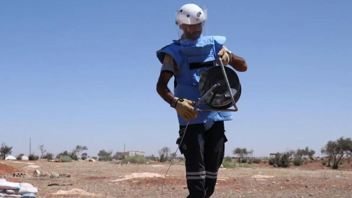 الدفاع المدني السوري يكشف عن إزالة آلاف المخلفات الحربية ويختبر طائرات مسيرة متطورة للكشف عن الألغام