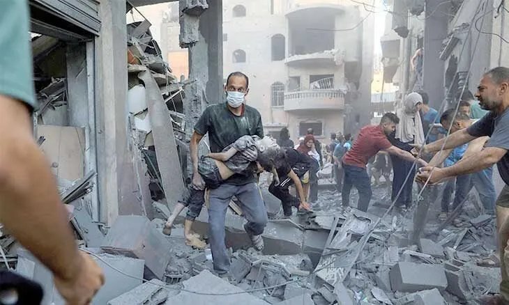 غزة: أطفال يلعبون مع الموت.. أساليب إسرائيلية خبيثة تحول الدمى إلى قنابل