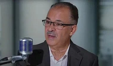 نقيب الفنانين السوريين يثير الجدل بتصريحاته حول فنانين سوريين بارزين