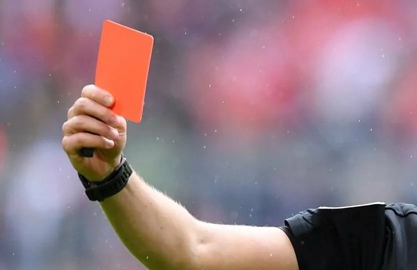 ألمانيا: حكم مساعد يعتدي على لاعب شاب ويوقف مباراة في باساو