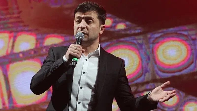 زيلينسكي: من بطل مكافحة الفساد إلى مهرج بعد انتهاء المسرحية؟