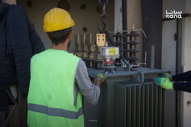 تدمر تستعيد طاقتها: تركيب محولة كهربائية جديدة بقدرة 400 ك.ف.أ لتعزيز استقرار التيار في الحي الشمالي